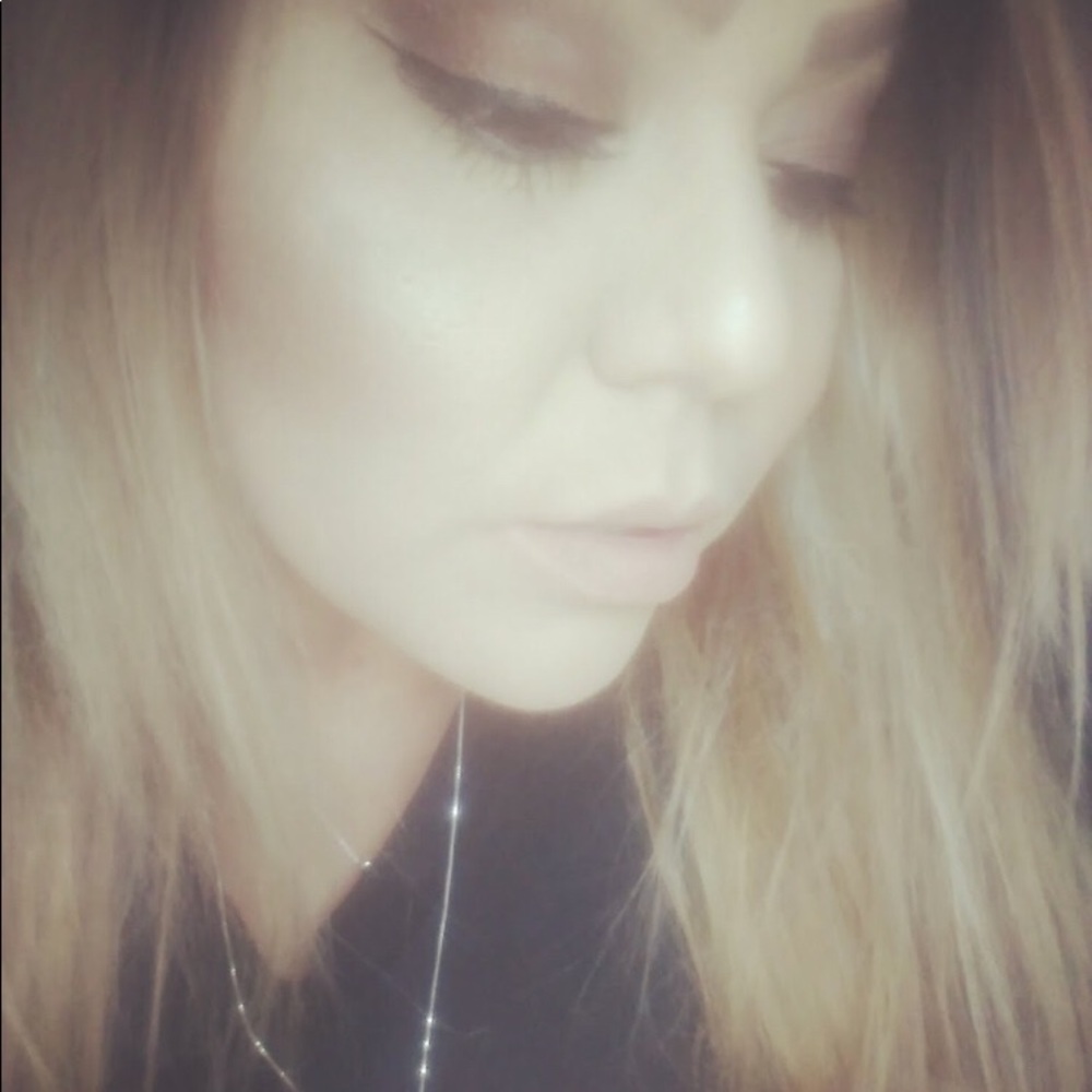 Meet your Posher, Nadia